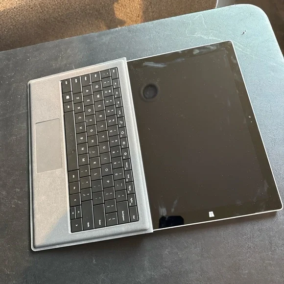 Microsoft Surface Pro 3, Windows 8 Pro 033247244953 256GB Model 1631 +Keyboard